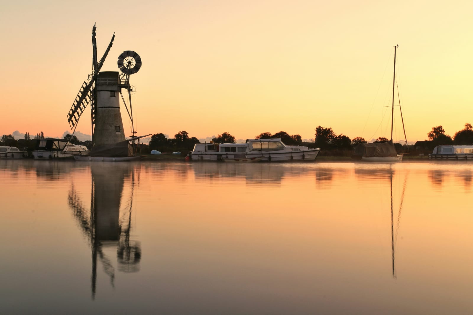 Photo of an autumn morning on the Norfolk Broads.