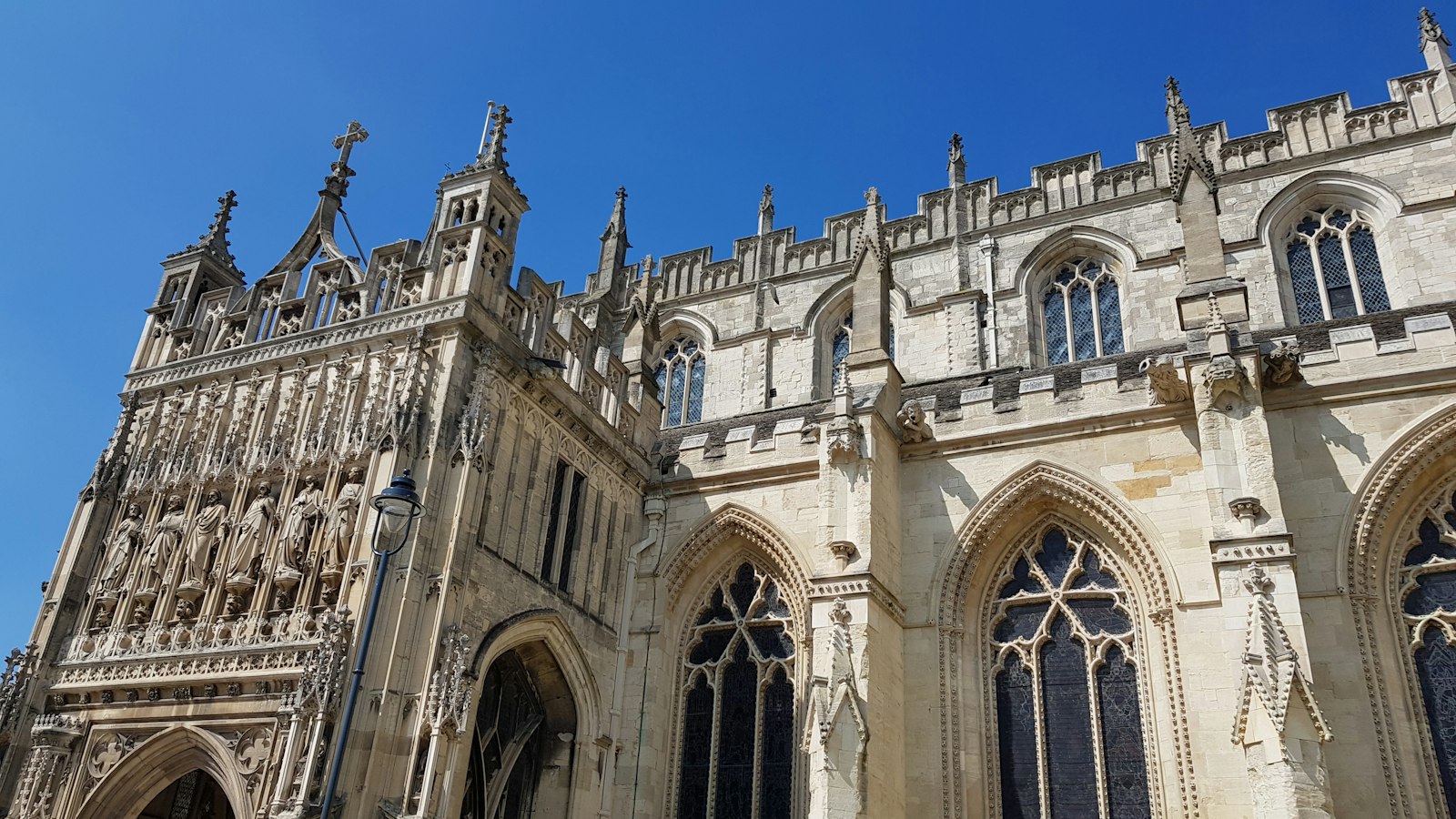 Photo of beige concrete cathedral.